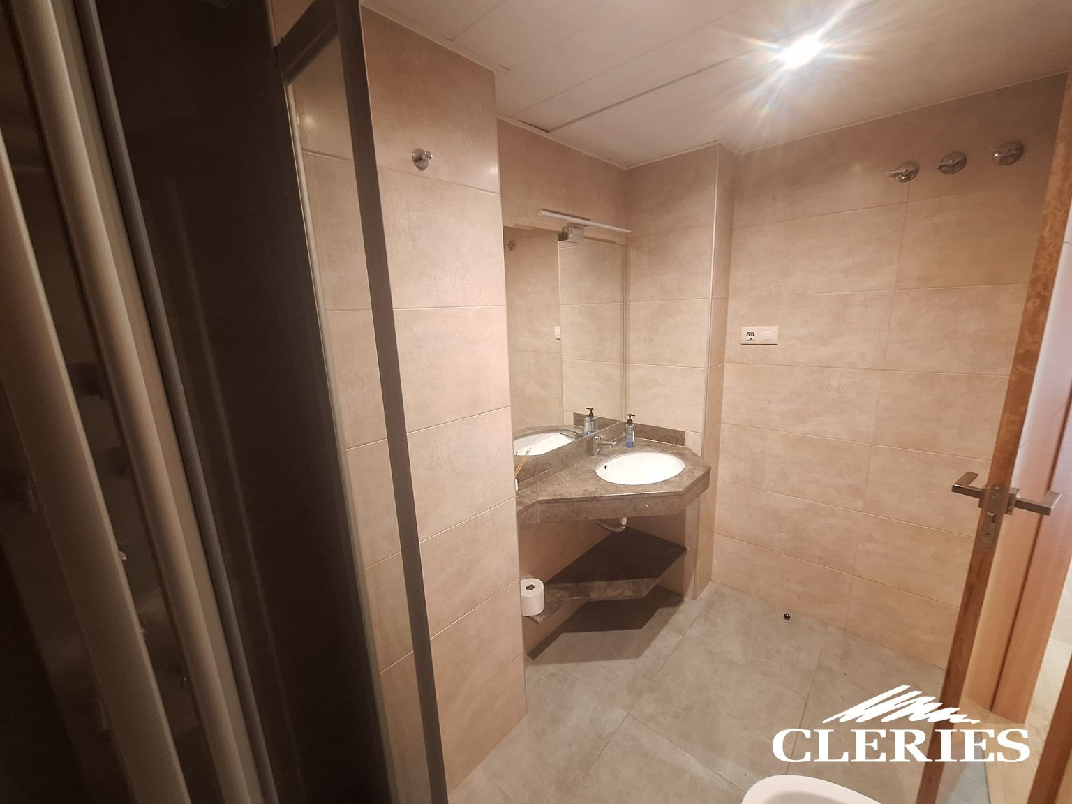 /RealEstateImages/6867/20260401_133837 [Resolucion de Escritorio].jpg